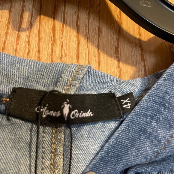 Sleeveless denim vest with hood - Picture 3 of 5